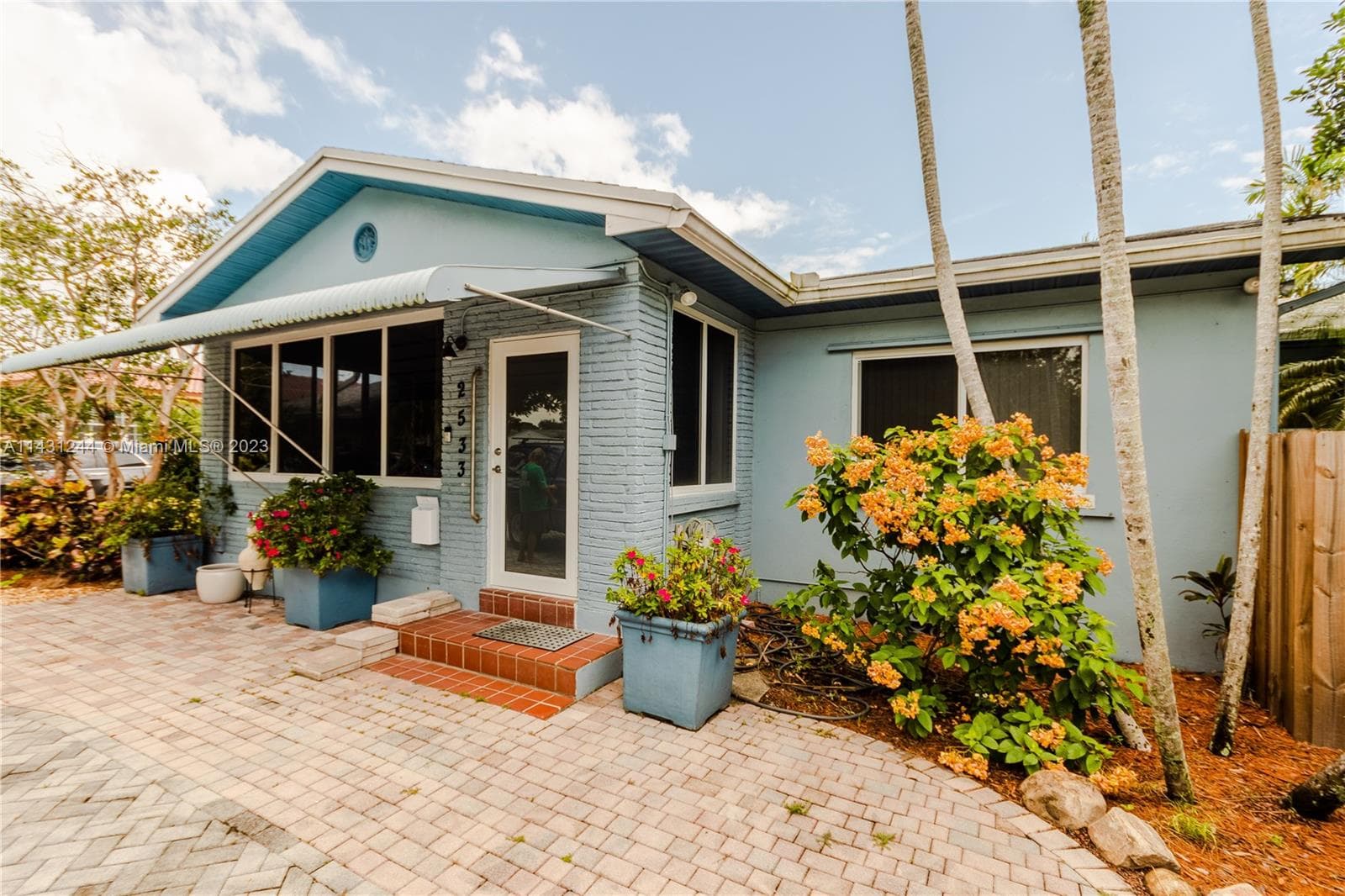 2533 Fillmore St, Hollywood FL 33020 — photo 1