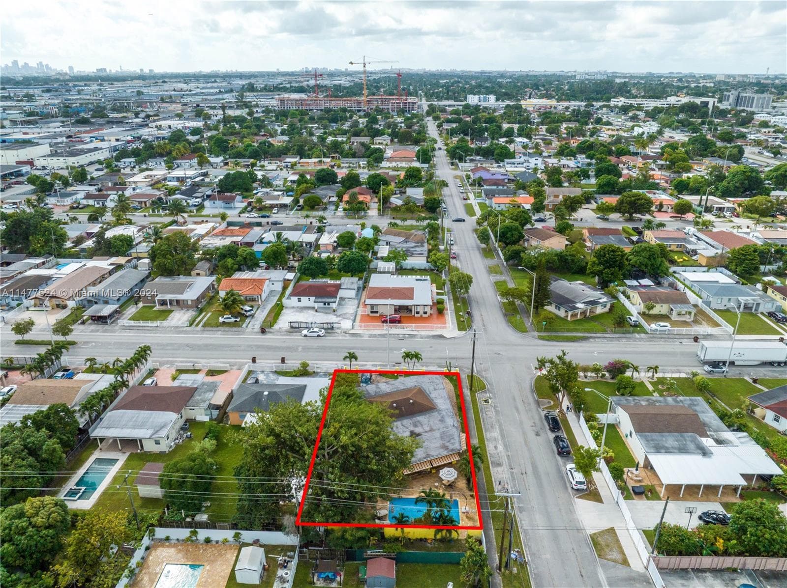 901 E 32nd St, Hialeah FL 33013 — photo 1