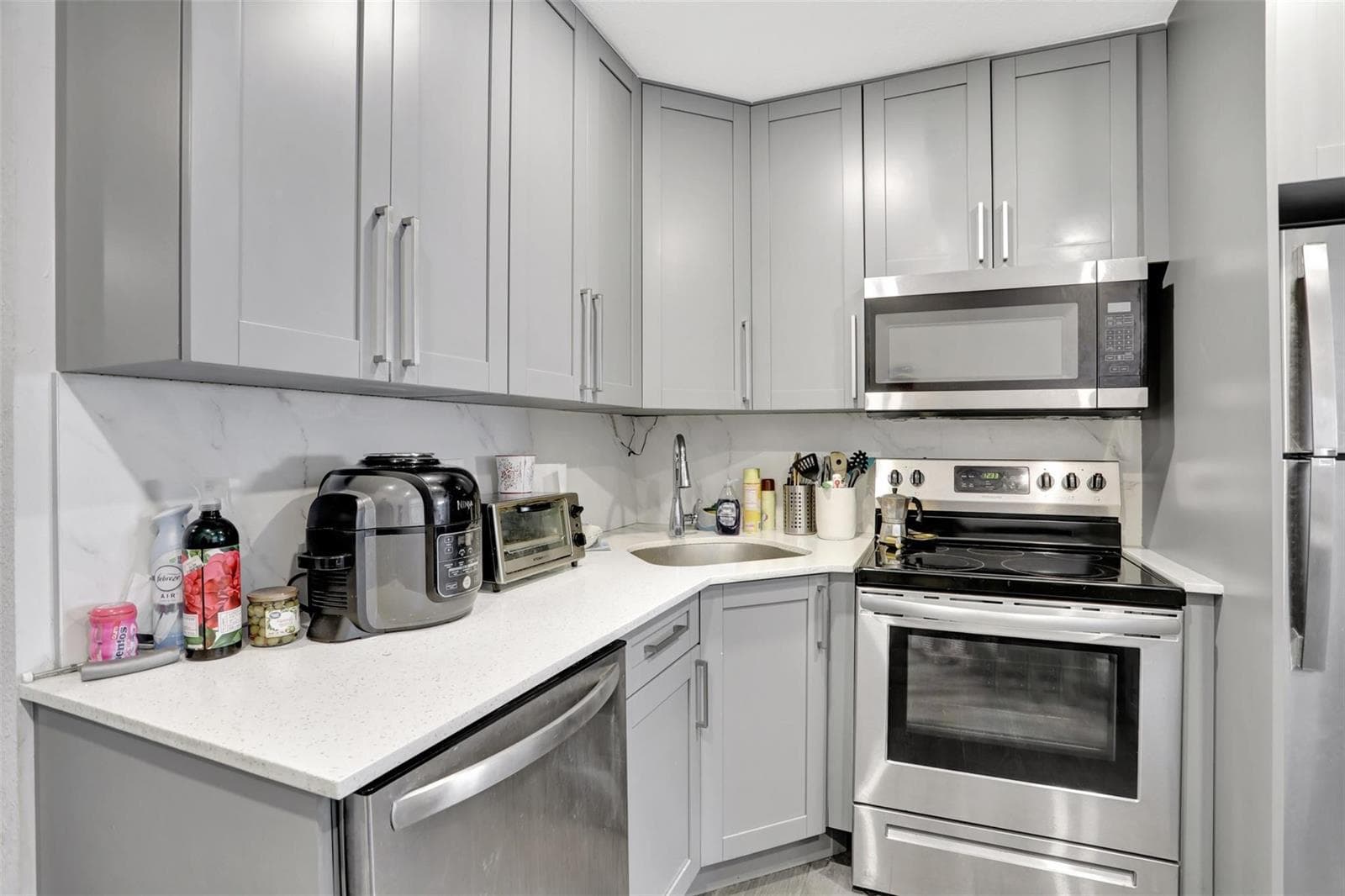 2609 NW 9th Avenue, Wilton Manors FL 33311 — photo 1