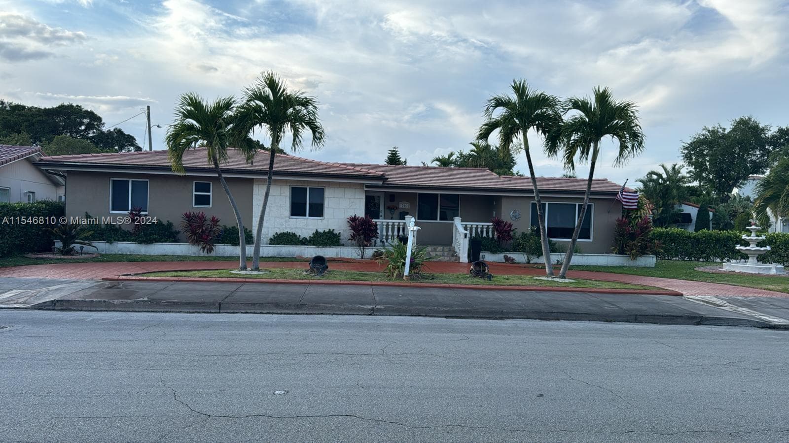 206 Ponce De Leon Blvd, Coral Gables FL 33134 — photo 1