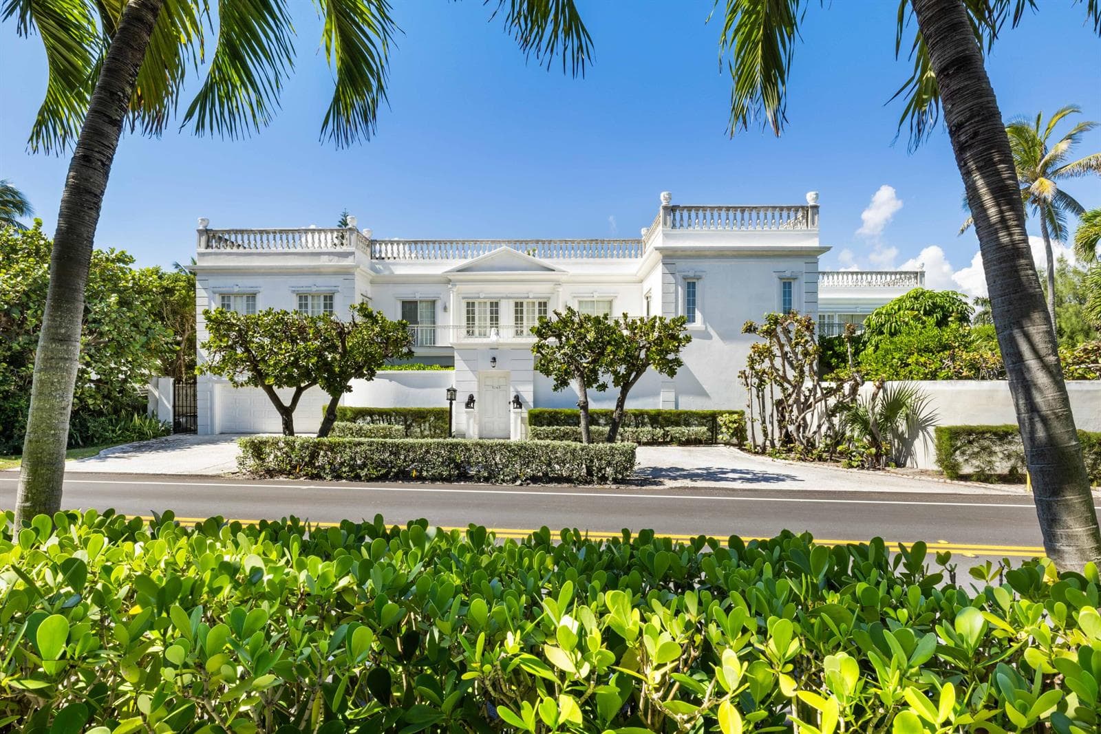 1048 S Ocean Boulevard, Palm Beach FL 33480 — photo 1