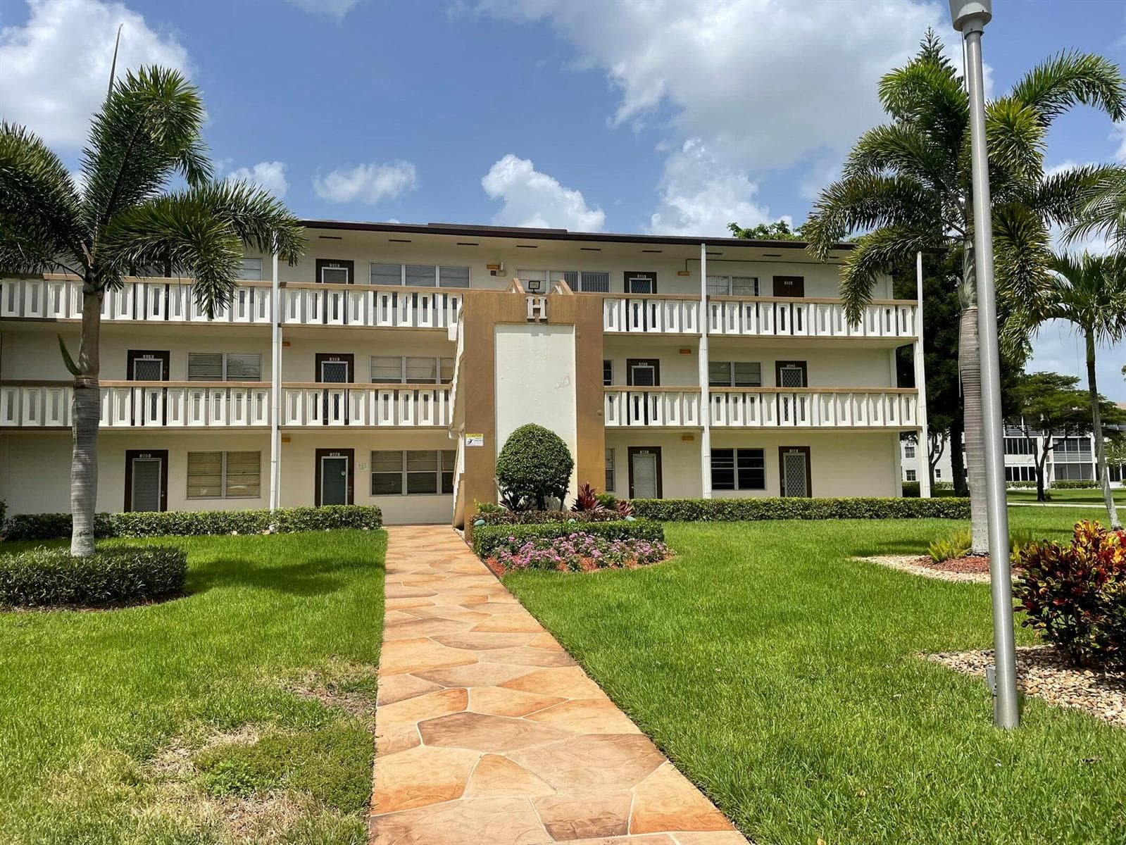 318 Mansfield H, Boca Raton FL 33434 — photo 1