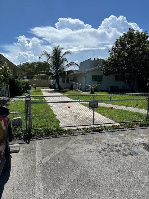 470 NW 26th Ave, Miami FL 33125 — photo 1