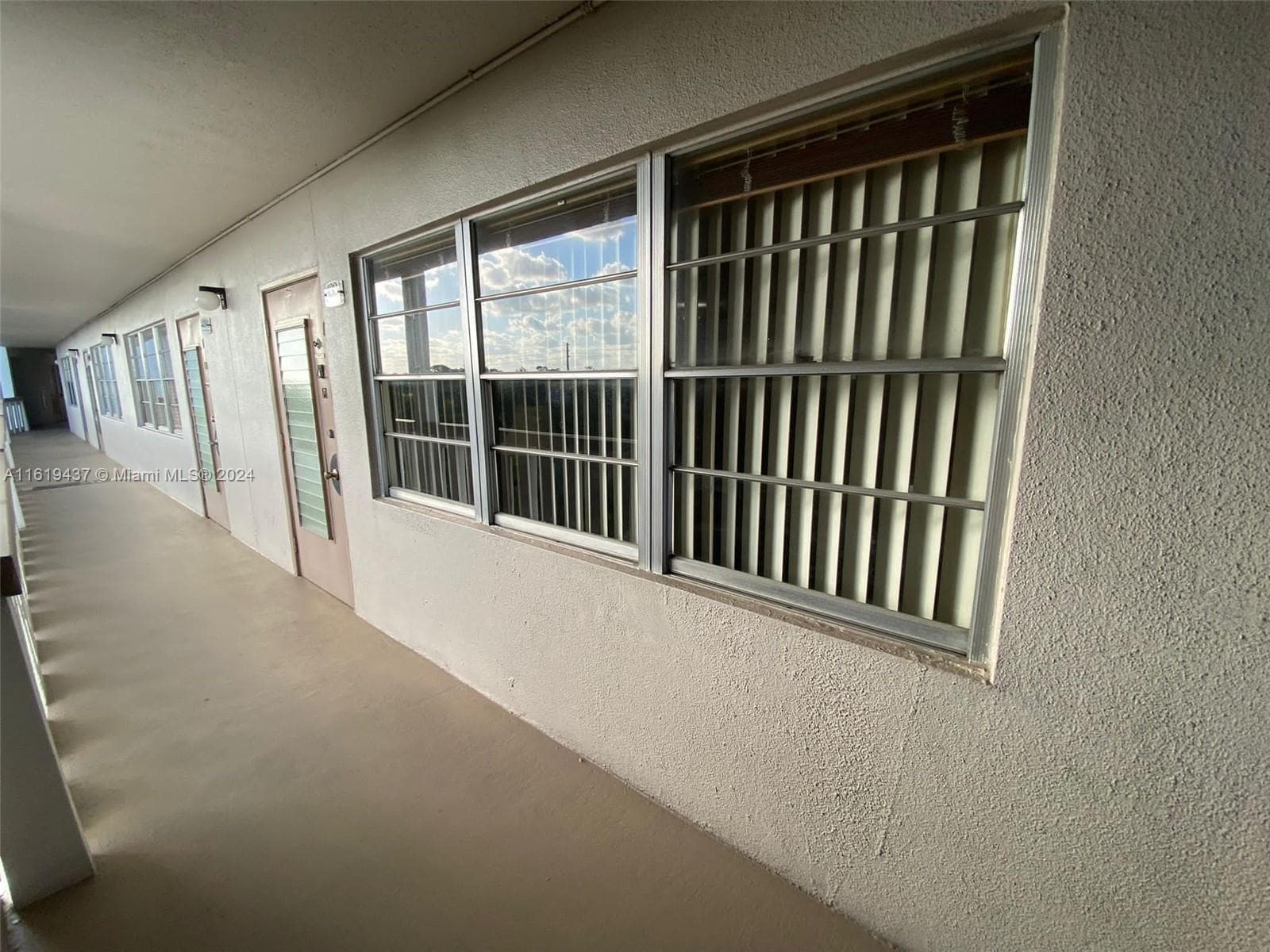 430 Southampton B # 430, West Palm Beach FL 33417 — photo 1