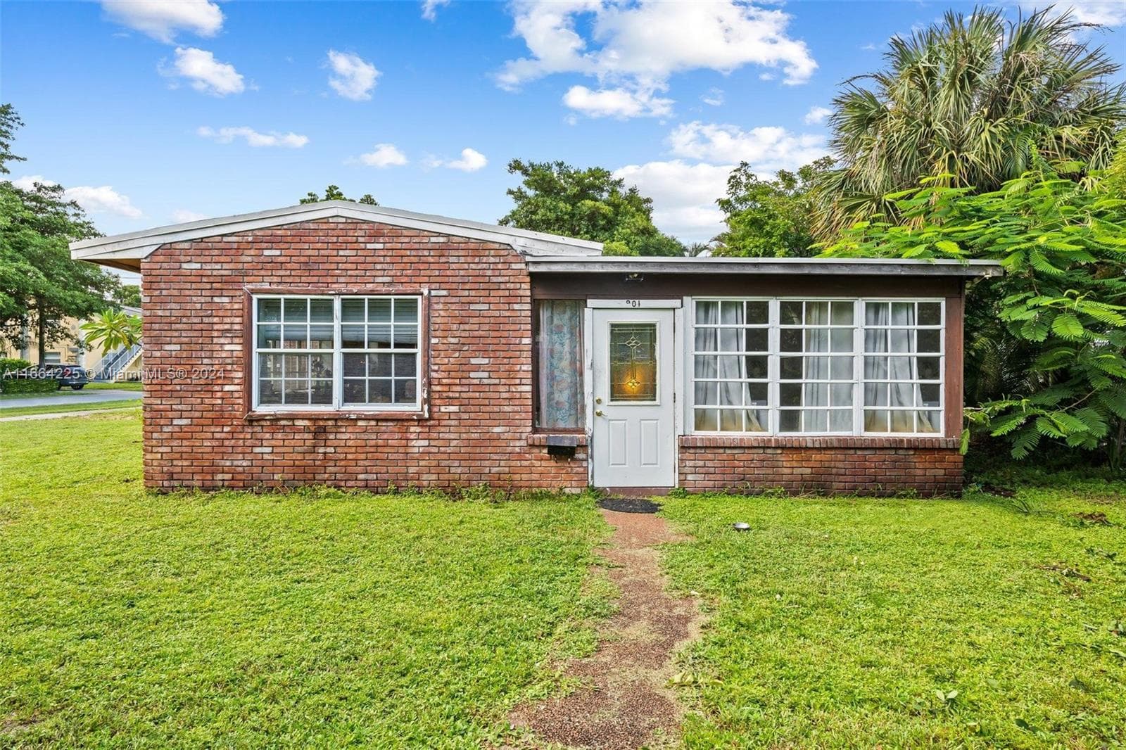 901 NE 16th Pl, Fort Lauderdale FL 33305 — photo 1