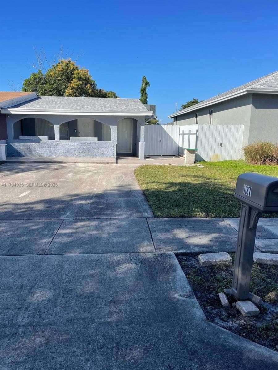 1187 NW 29th Ter, Fort Lauderdale FL 33311 — photo 1