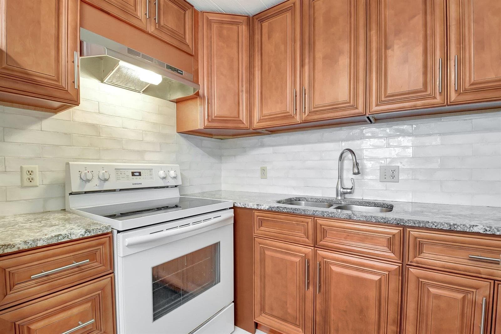 400 Village Green Circle W # 212, Palm Springs FL 33461 — photo 1