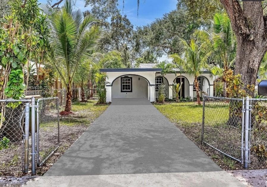 936 NE 132nd St, North Miami FL 33161 — photo 1