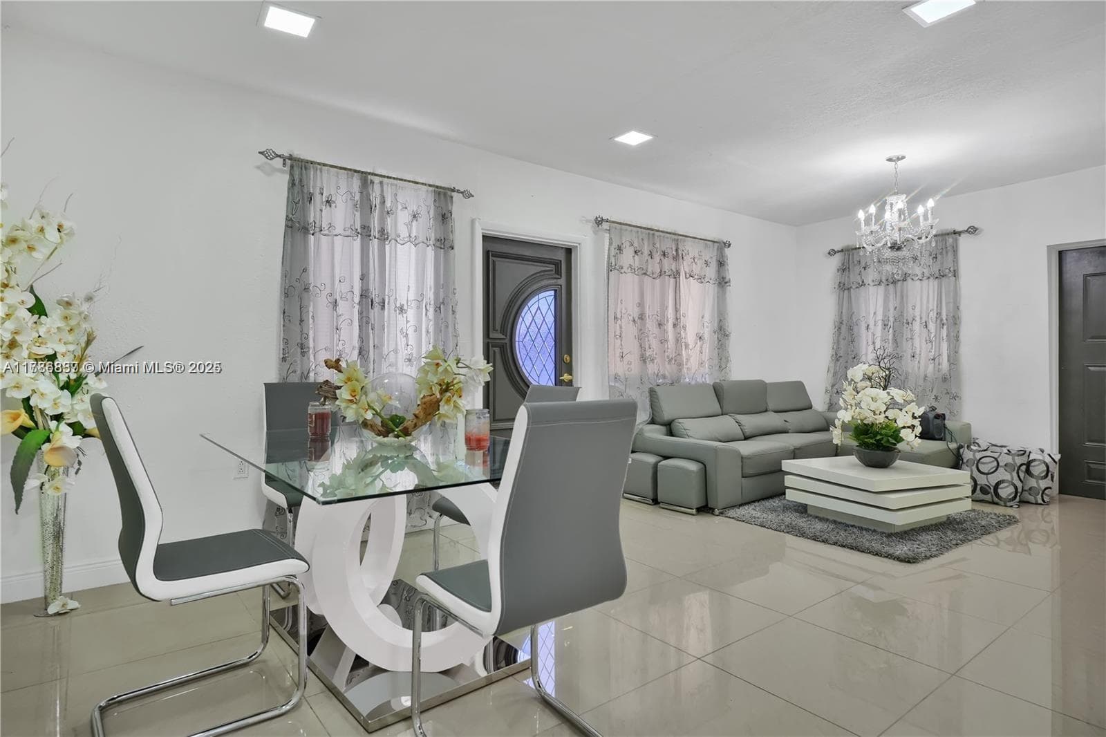 7225 SW 21st St, Miami FL 33155 — photo 1