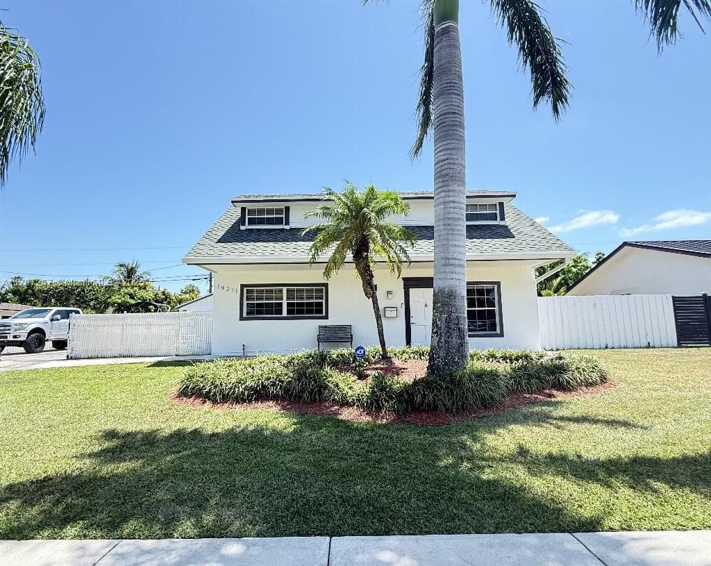 18211 SW 95th Ct, Palmetto Bay FL 33157 — photo 1