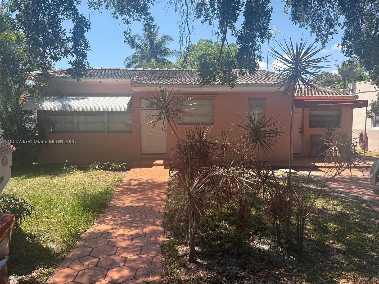 2530 Washington St, Hollywood FL 33020 — photo 1