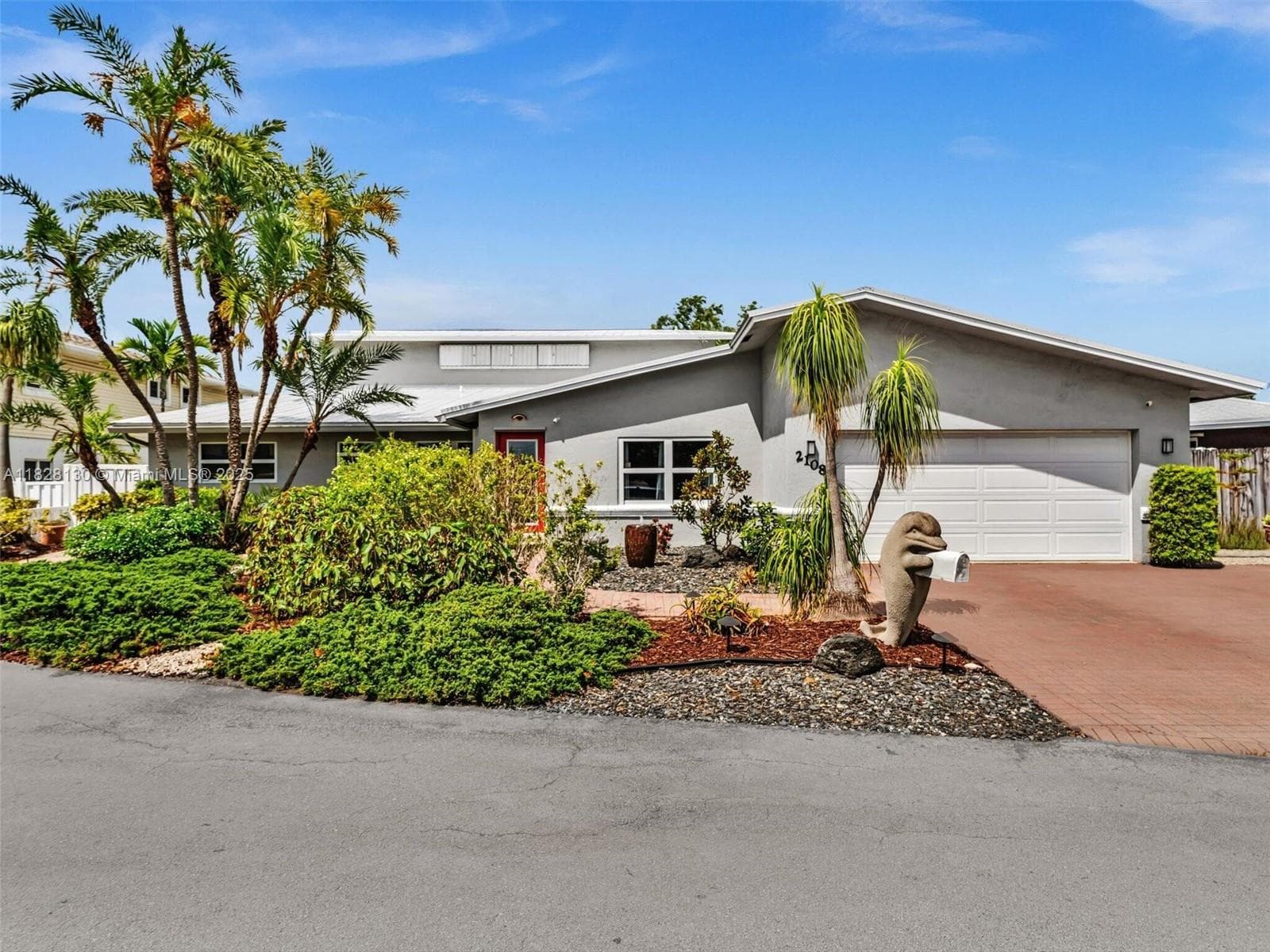 2108 NE 24th St, Wilton Manors FL 33305 — photo 1