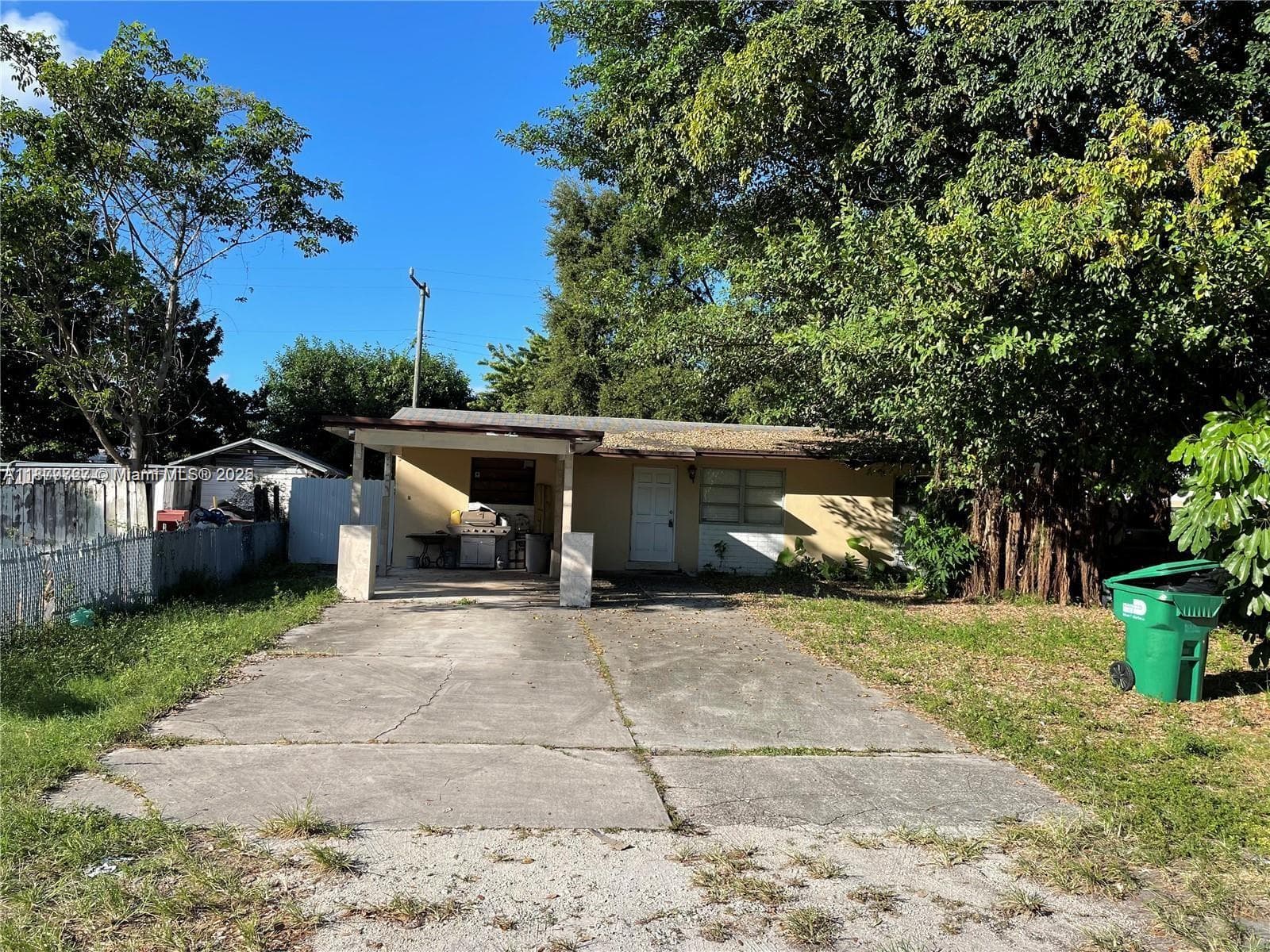 2755 NE 207th St, Aventura FL 33180 — photo 1