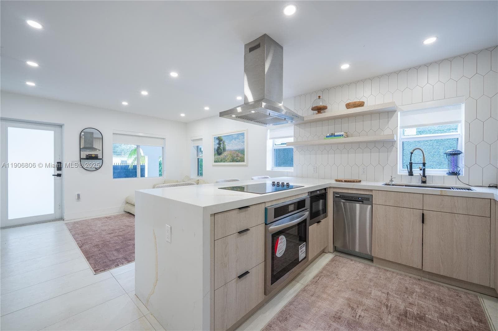 545 NW 47th St, Miami FL 33127 — photo 1