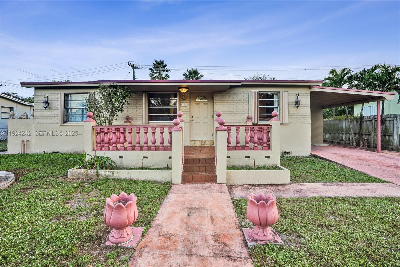 6404 Evans St, Hollywood FL 33024 — photo 1