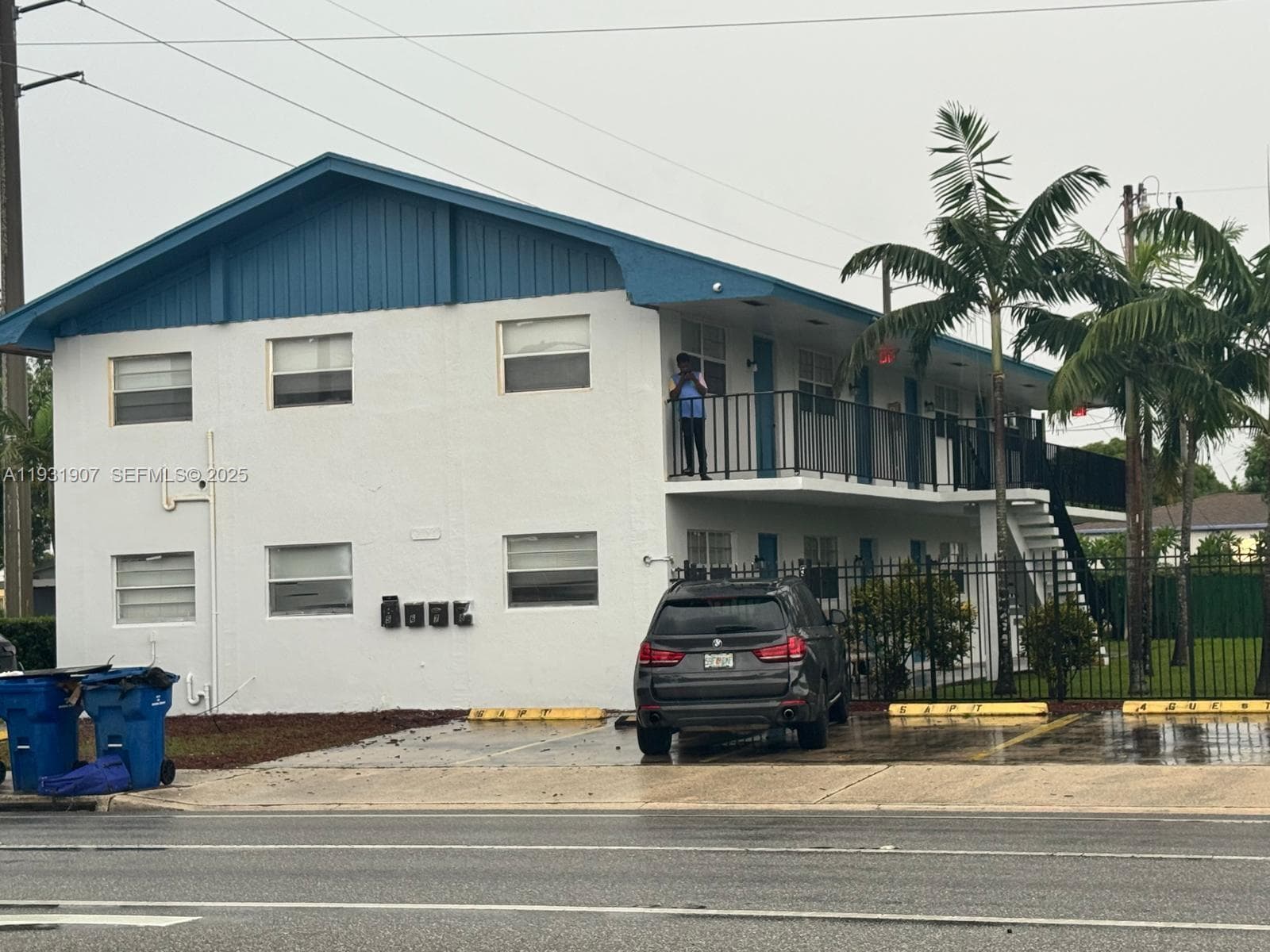 215 W Blue Heron Blvd, Riviera Beach FL 33404 — photo 1