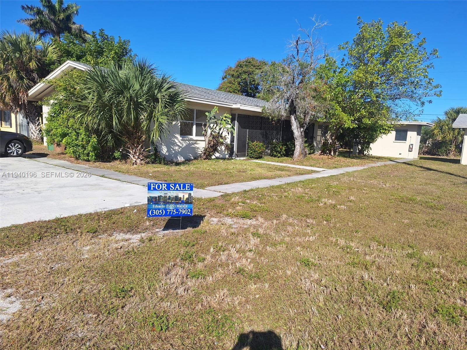 245 E PARKWAY, Other City - In The State Of Florida FL 33904 — photo 1