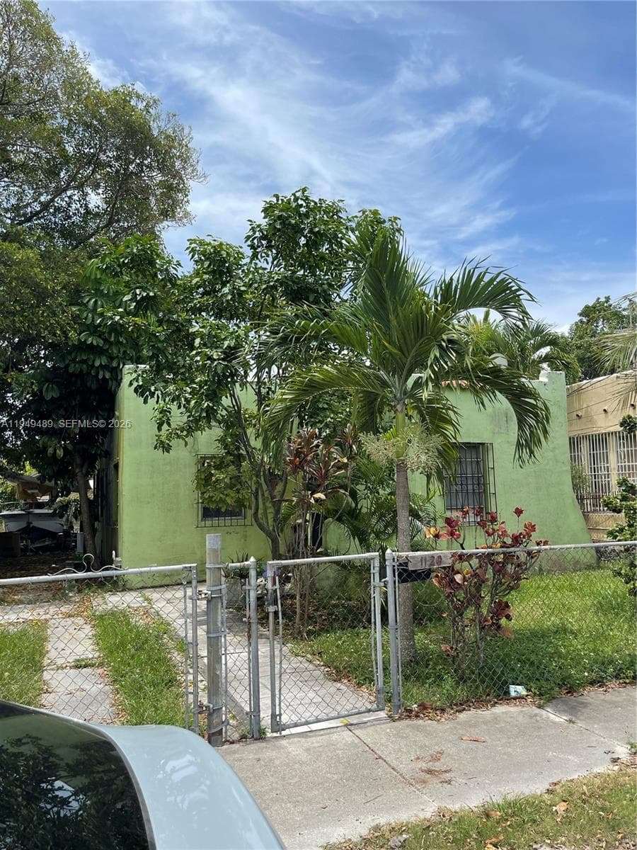 1120 NW 31st St, Miami FL 33127 — photo 1