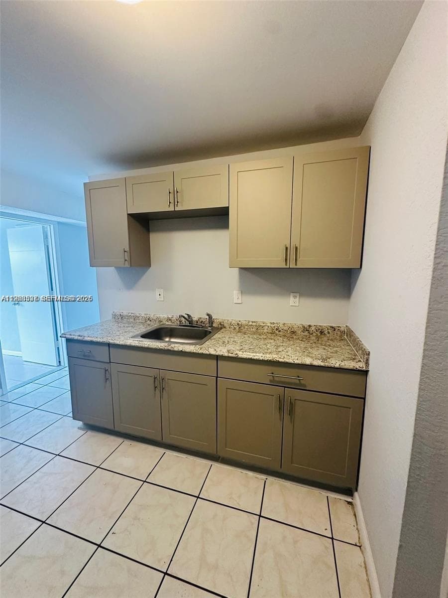 5 NE 16th Ct, Fort Lauderdale FL 33305 — photo 1