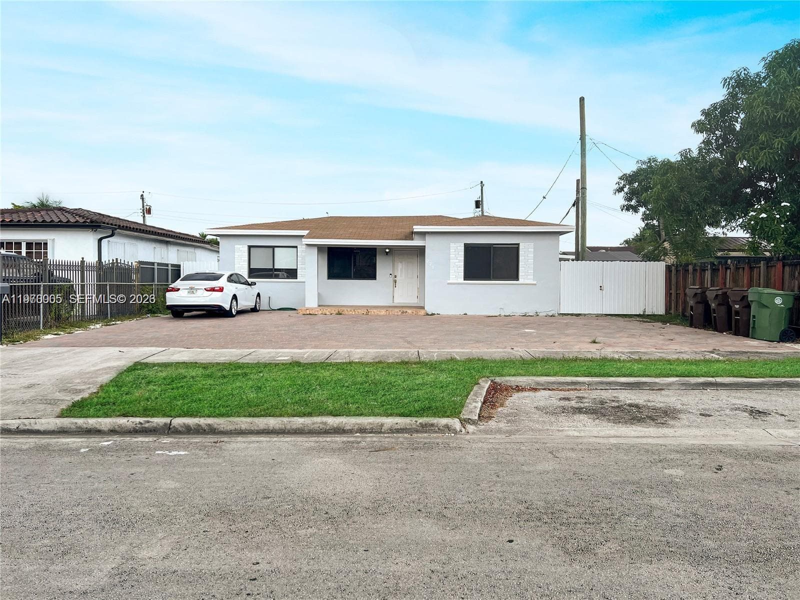 221 W 31st St, Hialeah FL 33012 — photo 1
