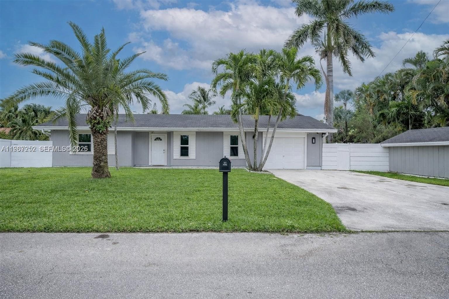 4541 SW 28th Ter, Dania Beach FL 33312 — photo 1
