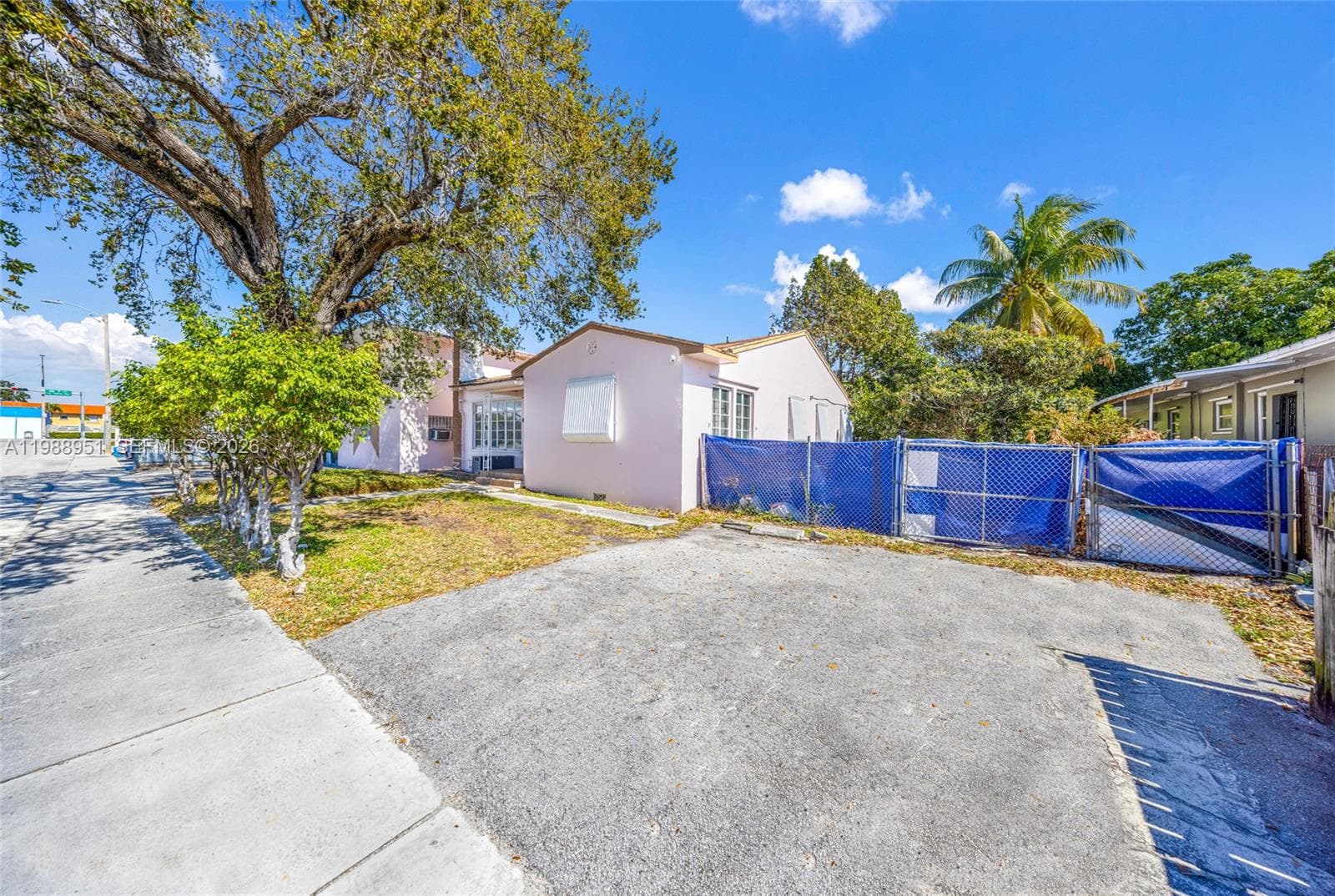 605 NW 34th Ave, Miami FL 33125 — photo 1