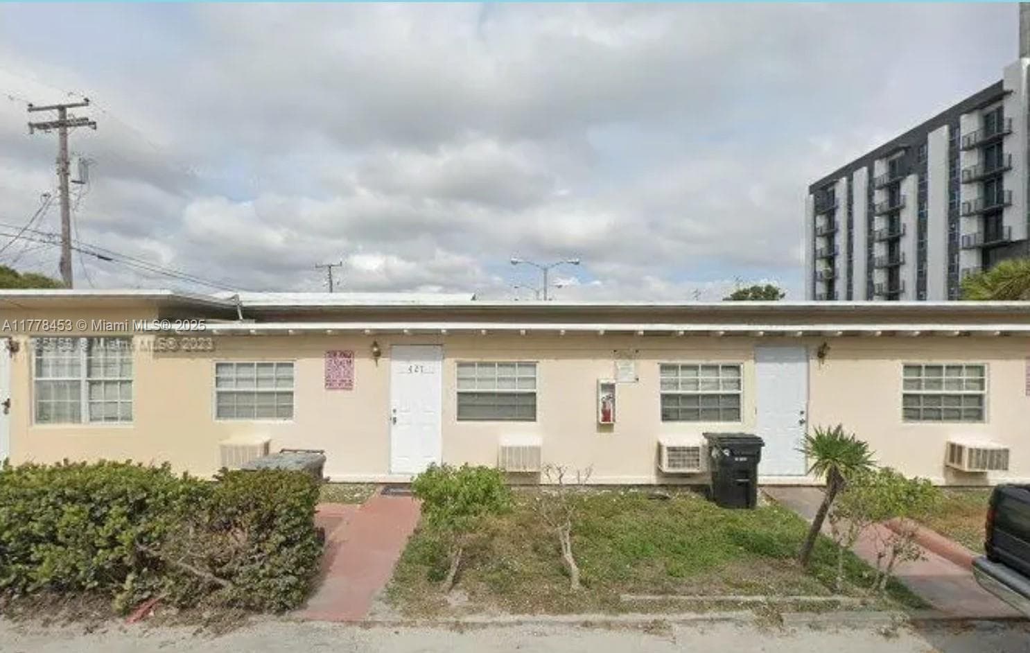 425 NE 8th St, Fort Lauderdale FL 33304 — photo 1